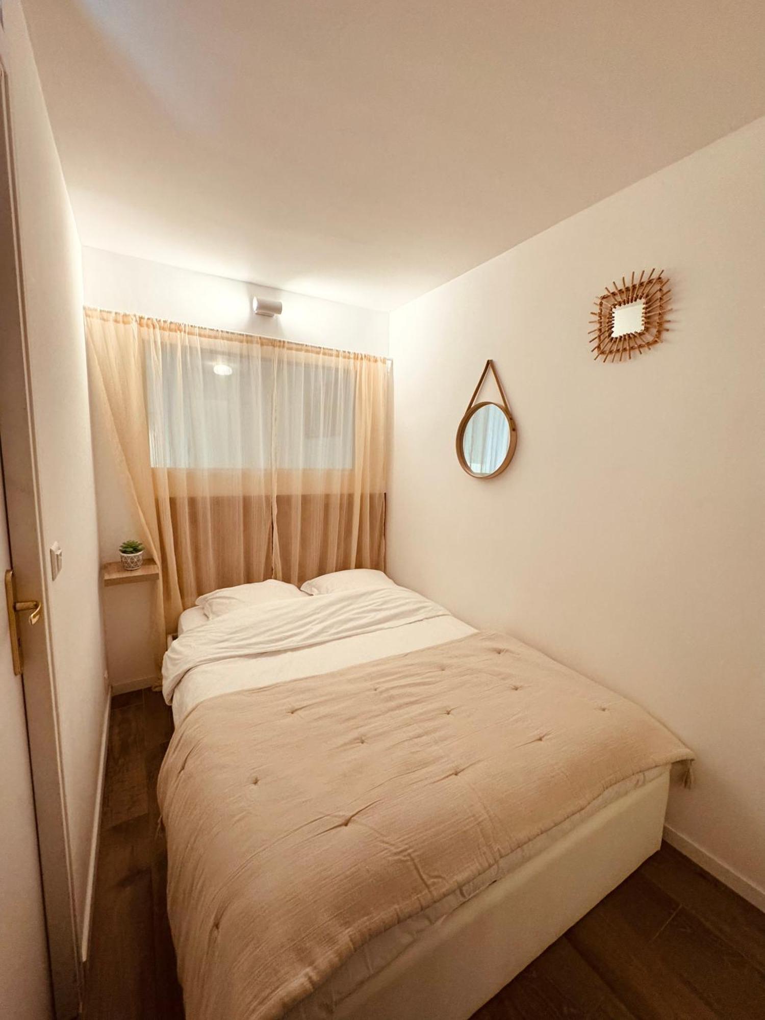 Claelle Appartment - 200M Beach 망들리유 라 나플 외부 사진