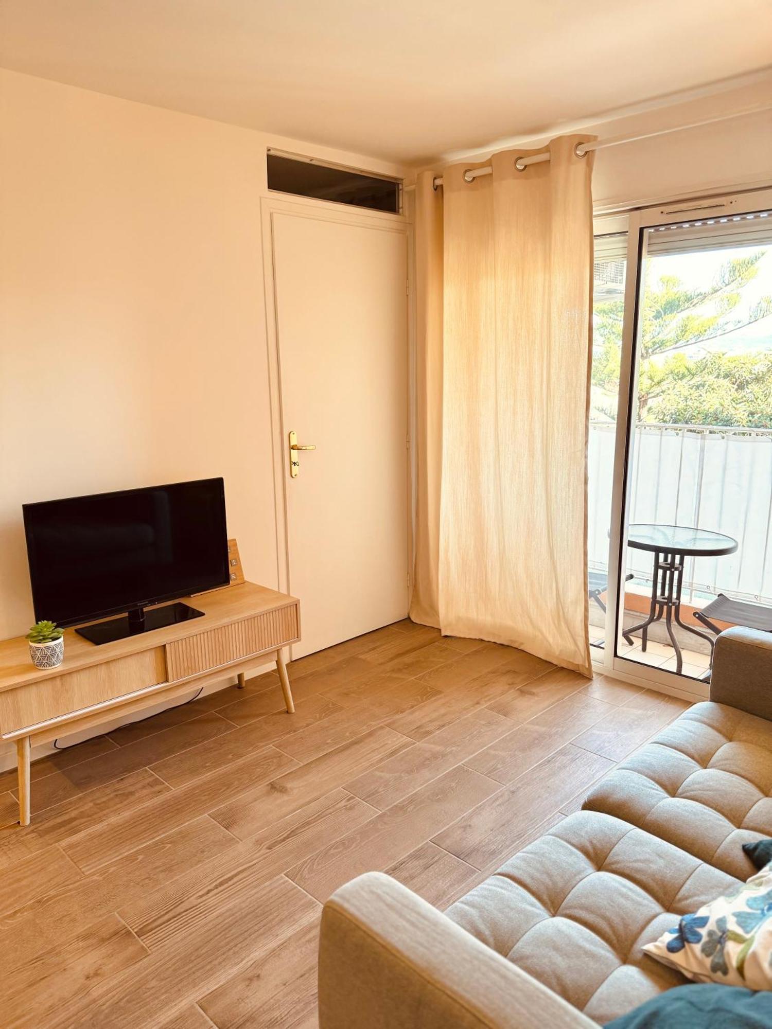 Claelle Appartment - 200M Beach 망들리유 라 나플 외부 사진