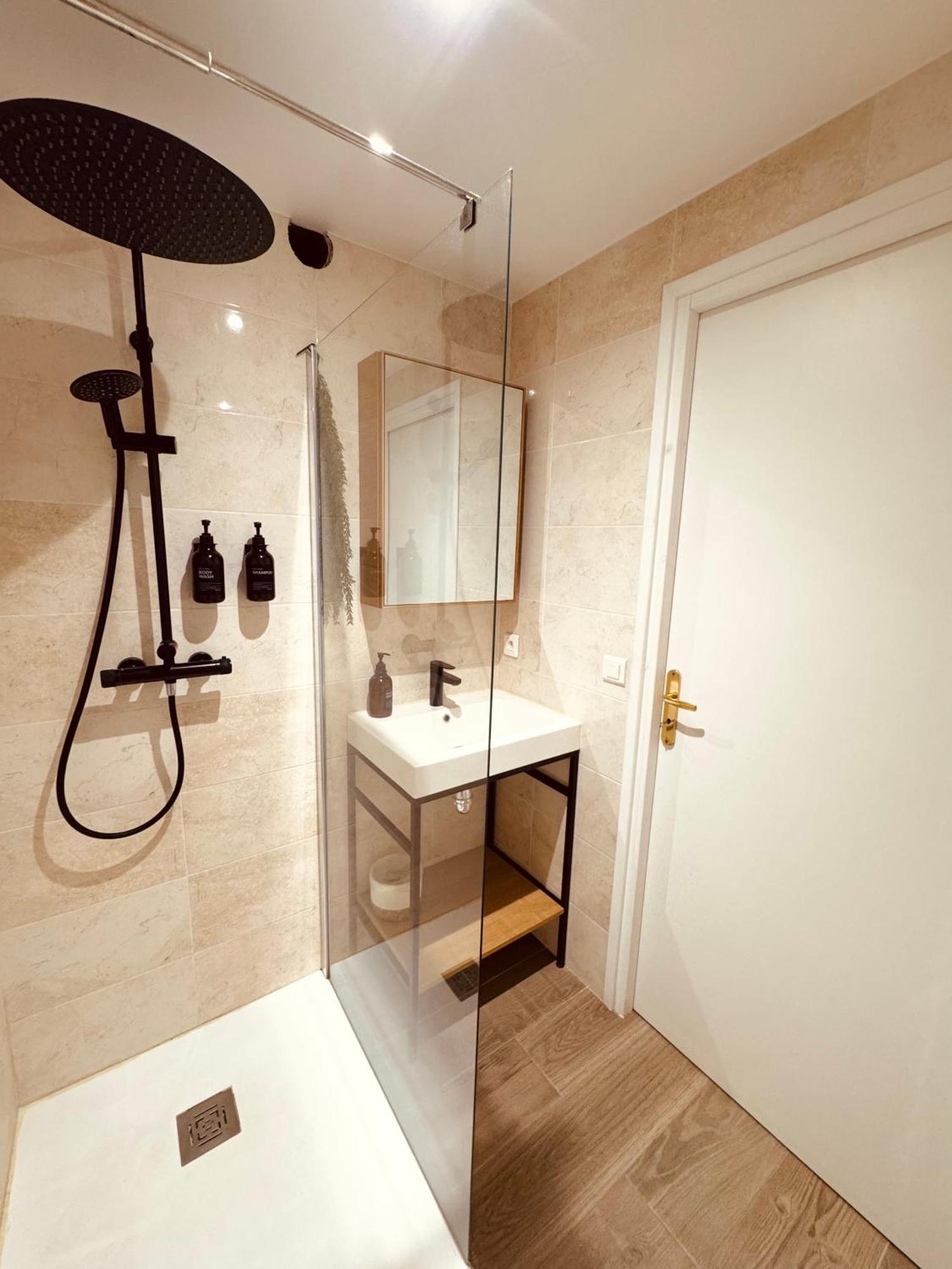 Claelle Appartment - 200M Beach 망들리유 라 나플 외부 사진